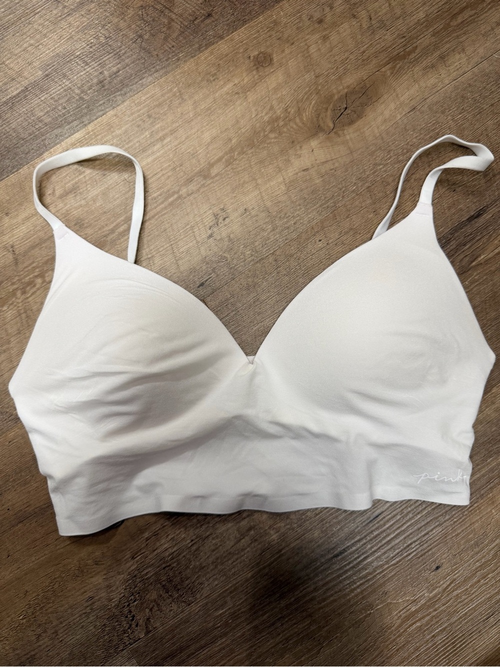 PINK Victoria's Secret White Seamless V-Neck T-Shirt Bra